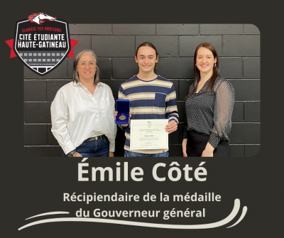 Émile Côté récipiendaire de la Médaille académique du Gouverneur général